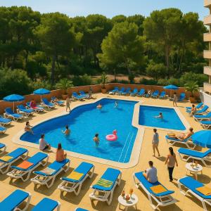 Bazén v ubytování A ESTRENAR PRECIOSOS APARTAMENTOS APARTHOTEL INTER2, NEW APARTMENTS lN APARTHOTEL 12 months open! self check in! RESERVA Garaje! nebo v jeho okolí