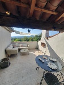 Balkón nebo terasa v ubytování Maison Grand Rue - Vue Exceptionnelle sur le Luberon