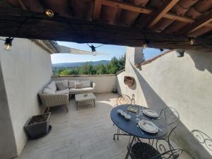 Balkón nebo terasa v ubytování Maison Grand Rue - Vue Exceptionnelle sur le Luberon