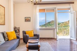 En generel udsigt til bjerge eller udsigt til bjerge taget fra lejligheden