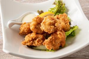 Makanan di atau berdekatan hotel cinta
