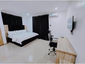 Μια τηλεόραση ή/και κέντρο ψυχαγωγίας στο The Hub Apartment, Lekki