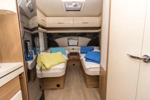 Urlaub im Wohnwagen mitten im Wald的休息区