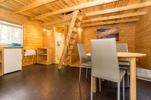 LütowUrlaub im Bungalow mitten im Wald的相册照片