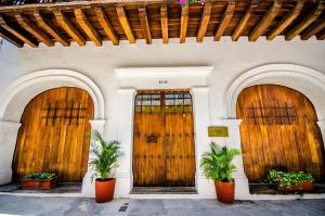 Η πρόσοψη ή η είσοδος του Alfiz Hotel