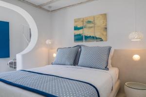 Imagen de la galería de Beautiful Santorini Villa 2 Bedrooms Private Pool & Magical Sea Views, en Karterados