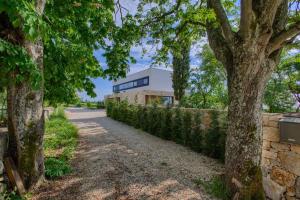 Zahrada ubytování Elegant Istria Villa 18M Private Pool Villa Novica Platinum 4 Bedrooms Jacuzzi Sauna And Gym
