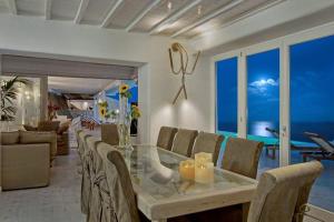 Posedenie v ubytovaní Luxury Mykonos Villa Villa Mykonos Luxurious Private Pool Kastro