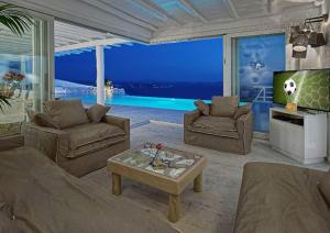 Bazén v ubytovaní Luxury Mykonos Villa Villa Mykonos Luxurious Private Pool Kastro alebo v jeho blízkosti