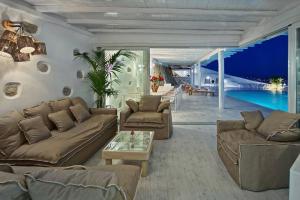 Posedenie v ubytovaní Luxury Mykonos Villa Villa Mykonos Luxurious Private Pool Kastro