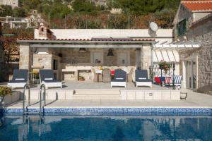 Bazén v ubytování Exquisite Brac Villa 3 Bedrooms Villa Belle Murvica Overlooking The Adriatic Sea Private Pool Murvica nebo v jeho okolí