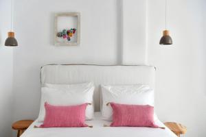 Posteľ alebo postele v izbe v ubytovaní Luxury Paros Villa Villa Ianthe Striking Beauty 4 Bedrooms Glisidia