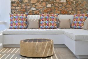Posedenie v ubytovaní Luxury Paros Villa Villa Ianthe Striking Beauty 4 Bedrooms Glisidia