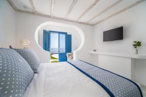 Gallery image of Beautiful Santorini Villa 2 Bedroom Villa Private Pool & Magical Sea Views in Karterados