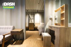Posezení v ubytování Dash Forwaves Hotel