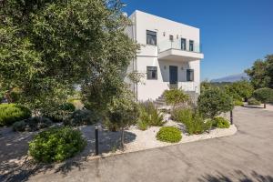Το κτήριο όπου στεγάζεται  η βίλα