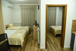 Imagem da galeria de Cattleya hotel em Plav mais 49 fotografias