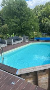 Foto dalla galleria di Appartement lumineux et chaleureux avec piscine estivale a Ramillies Altre 49 foto