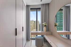 Fotografie z fotogalerie ubytování Exceptional high floor 3bed apartment by Suiteable v Dubaji