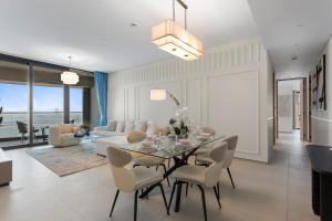Posezení v ubytování Exceptional high floor 3bed apartment by Suiteable