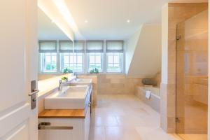 Φωτογραφία από το άλμπουμ του Caras Hus σε Midlum +71 φωτογραφίες