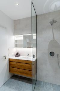 Bilik mandi di Handmade, Kitchen, Office, Luxury, Parking +5 gambar