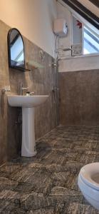 Bilik mandi di Pearl View Guesthouse
