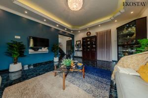 TV a/nebo společenská místnost v ubytování EKOSTAY - Moonlight Villa