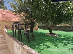 Bazén v ubytování Serra e Mar nebo v jeho okolí