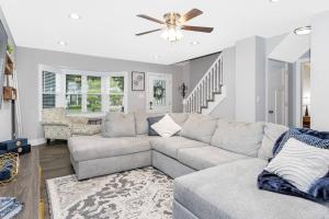 ジェノバにあるSpacious 2082 sq ft Home & 1 Mile Walk 2Town/Riverのギャラリーの写真 +35枚の写真