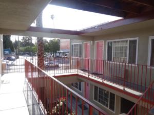 A balcony or terrace at The Flamingo Motel San Jose