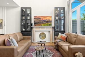 Χώρος καθιστικού στο Exquisite Condo with Views in Trendy NuLu District