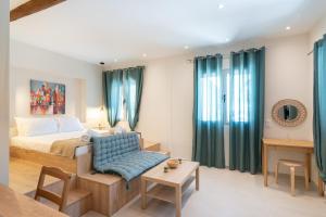 Giường trong phòng chung tại Sea & Salt Boutique Apartment 2