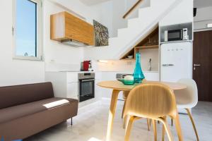 Fotografie z fotogalerie ubytování Sensational Rethymno Villa Villa Akaza 2 Bedrooms Beach Front Private Outdoor Swimming Pool And Hot Tub Pigianos Kampos v destinaci Pigianos Kampos