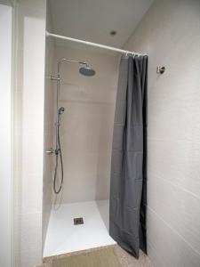 Koupelna v ubytování L'Hostalet GuestHouse