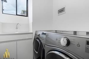 Fotografie z fotogalerie ubytování Class Suites 202 - Colorful with Pool and gym v destinaci El Poblado