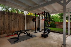 Γυμναστήριο ή/και όργανα γυμναστικής στο Pool & Hot Tub Luxury Escape Gym & Gameroom