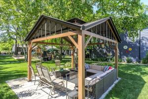 Κήπος έξω από το Spacious Ground Floor Garden View Apartment