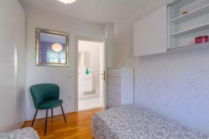 Posteľ alebo postele v izbe v ubytovaní Apartment in Funtana - Istrien 31340