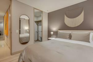 Ένα ή περισσότερα κρεβάτια σε δωμάτιο στο Finito 1512 - Modern Apt with Views & Balcony +29 φωτογραφίες