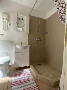 Un baño de sar 2