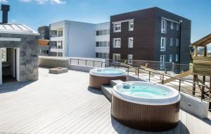 Balkón nebo terasa v ubytování Stunning Lake & Volcano Views