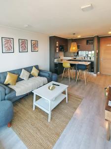 Kuchyň nebo kuchyňský kout v ubytování Stunning Lake & Volcano Views