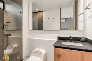 Koupelna v ubytování Morph 1602 - Luxury escape in Poblado/Jacuzzi/AC + 15 fotografií