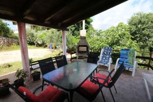 Ogród w obiekcie Apartment in Silo - Insel Krk 13554