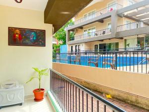 Sundlaugin á 2bhk Sparkling Apartment with POOL eða í nágrenninu