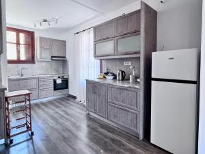 Nhà bếp/bếp nhỏ tại Nisi House