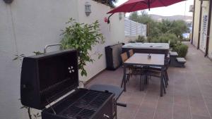 Balkón nebo terasa v ubytování Apartments in Okrug Gornji 6188