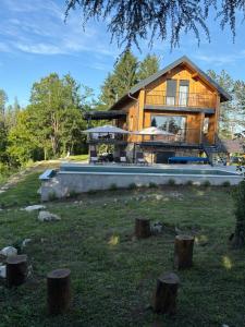 Zahrada ubytování River Home by WH + 21 fotografií