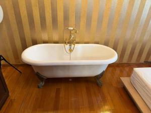 Ένα μπάνιο στο Elegant & Luxury Escape SKG +13 φωτογραφίες